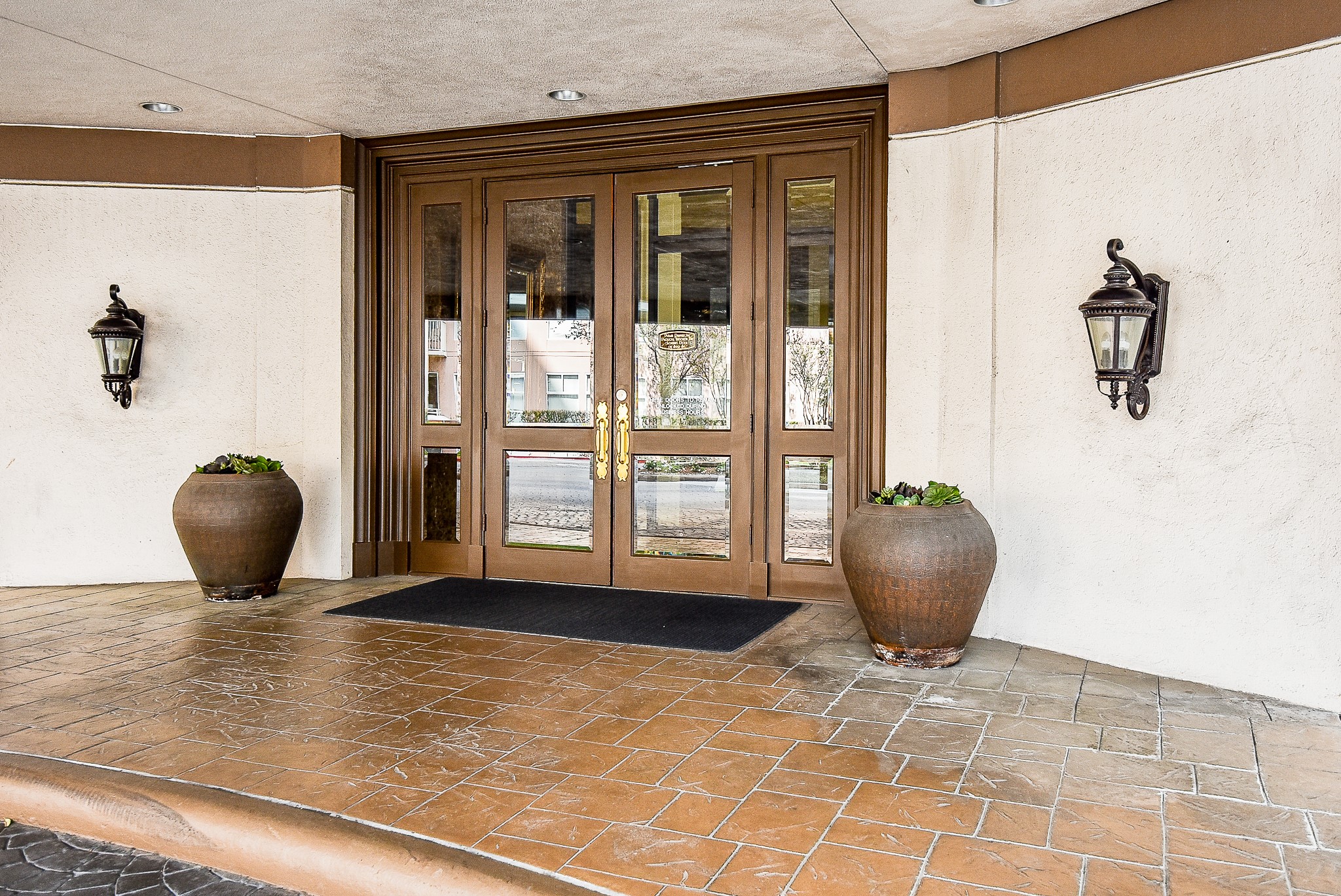 3525 Sage Road, Unit 1407 Houston, TX 77056 - Photo 22 of 34 a view of a interior of the house