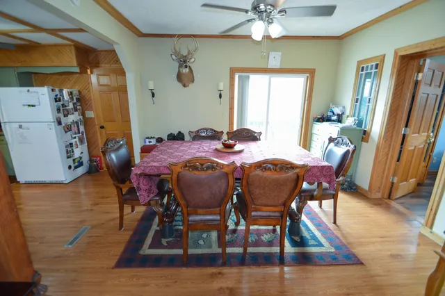 $795,000 | 7469 Grant River Road, Cassville, WI 53806