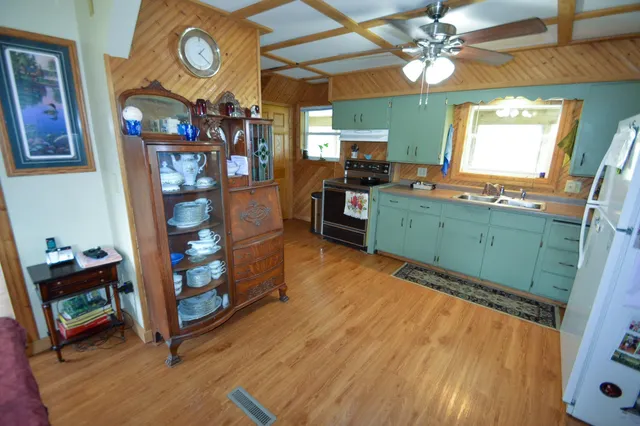 $795,000 | 7469 Grant River Road, Cassville, WI 53806