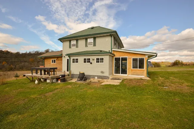 $795,000 | 7469 Grant River Road, Cassville, WI 53806