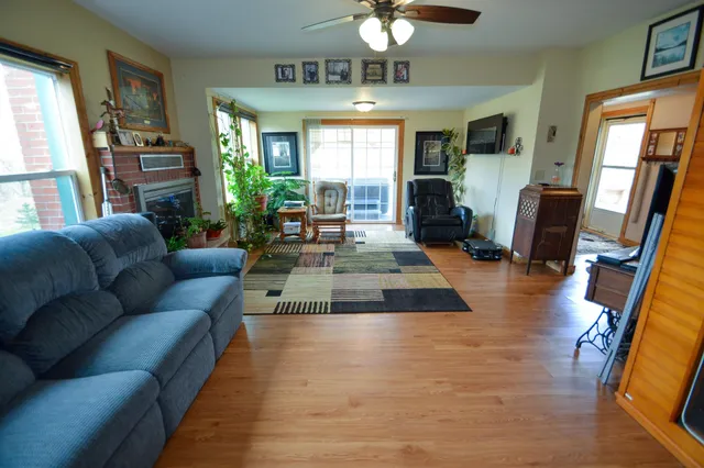 $795,000 | 7469 Grant River Road, Cassville, WI 53806