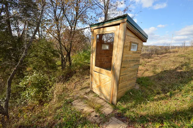 $795,000 | 7469 Grant River Road, Cassville, WI 53806