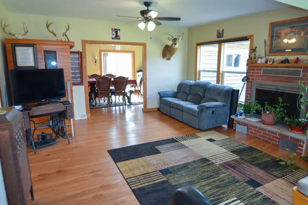 $795,000 | 7469 Grant River Road, Cassville, WI 53806