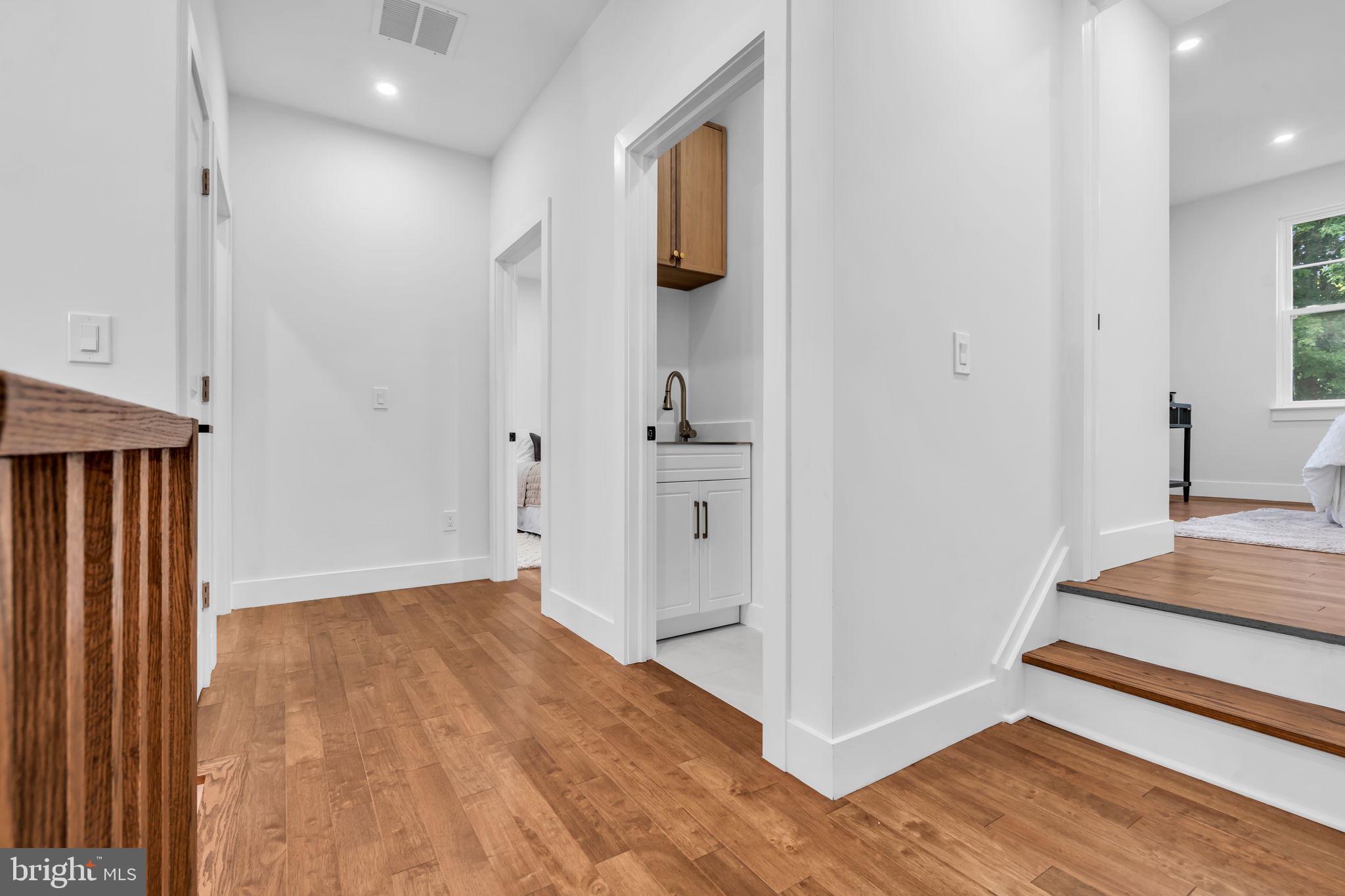 15 Hillside Road Princeton, NJ 08540 - Photo 17 of 38 Second Floor Hall