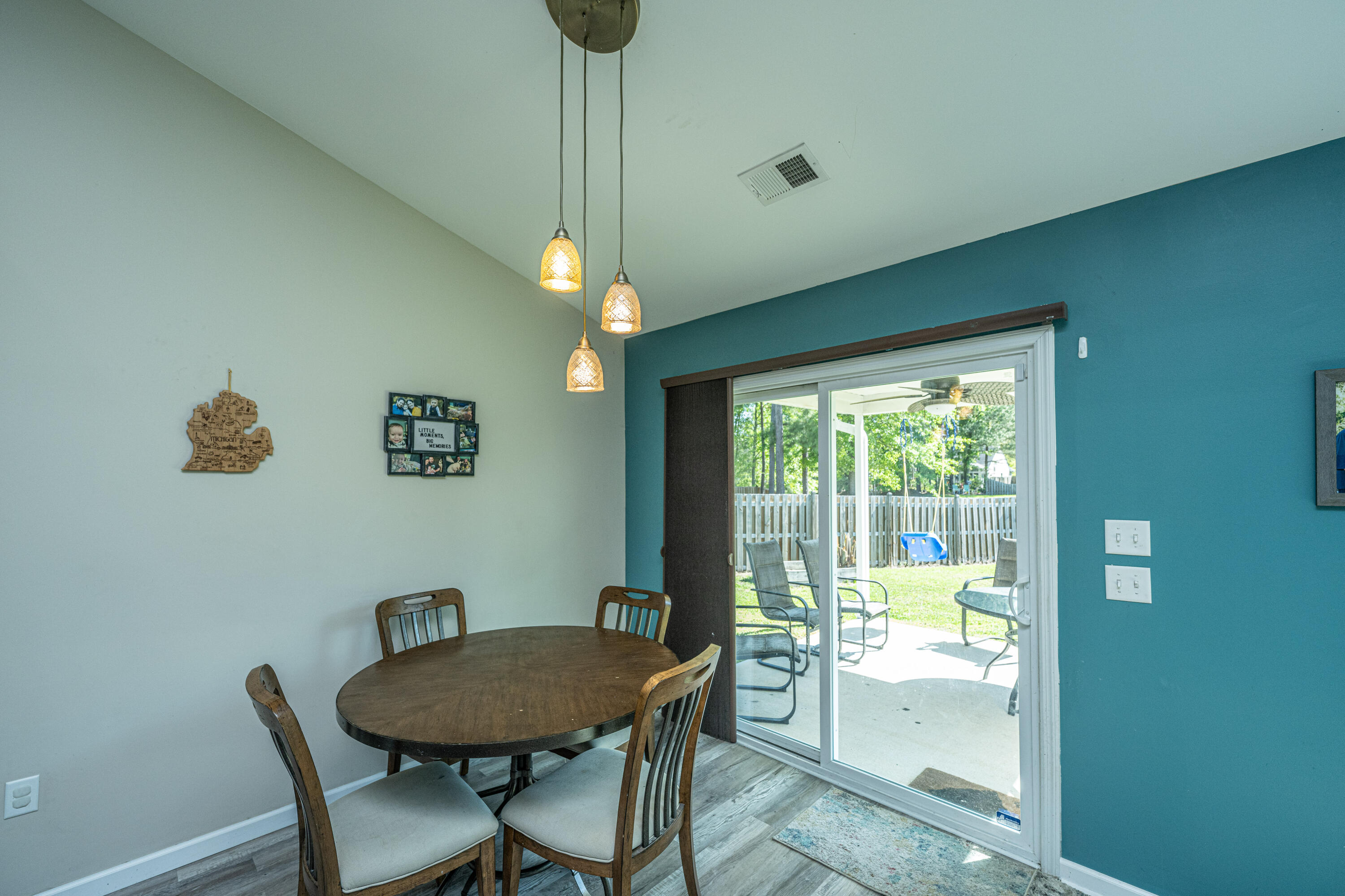 213 Alpine Road Summerville, SC 29485 - Photo 10 of 39 Dining Area