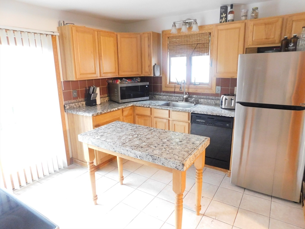 11 Choate Street Fall River, MA 02723 - Photo 3 of 26