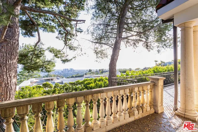 $29,999 | 1491 Carla Ridge, Beverly Hills, CA 90210