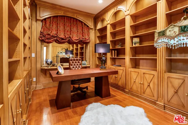 $29,999 | 1491 Carla Ridge, Beverly Hills, CA 90210