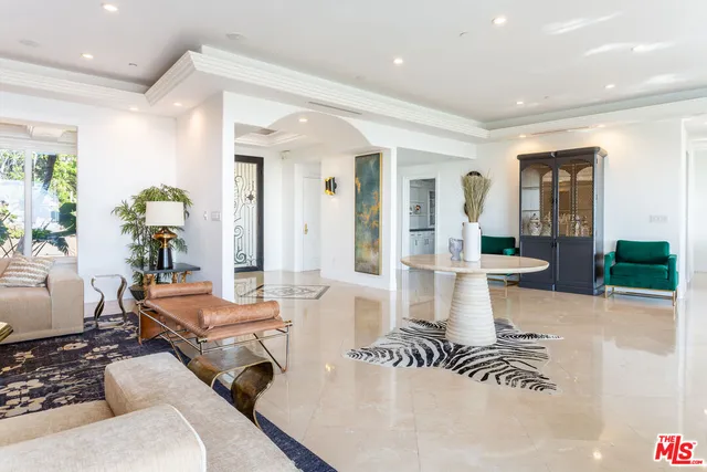 $29,999 | 1491 Carla Ridge, Beverly Hills, CA 90210