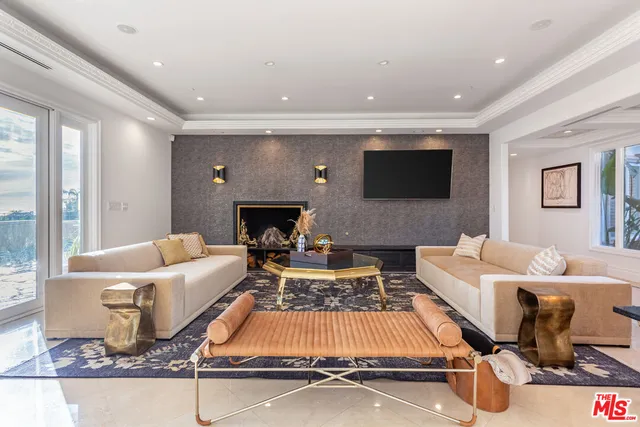 $29,999 | 1491 Carla Ridge, Beverly Hills, CA 90210