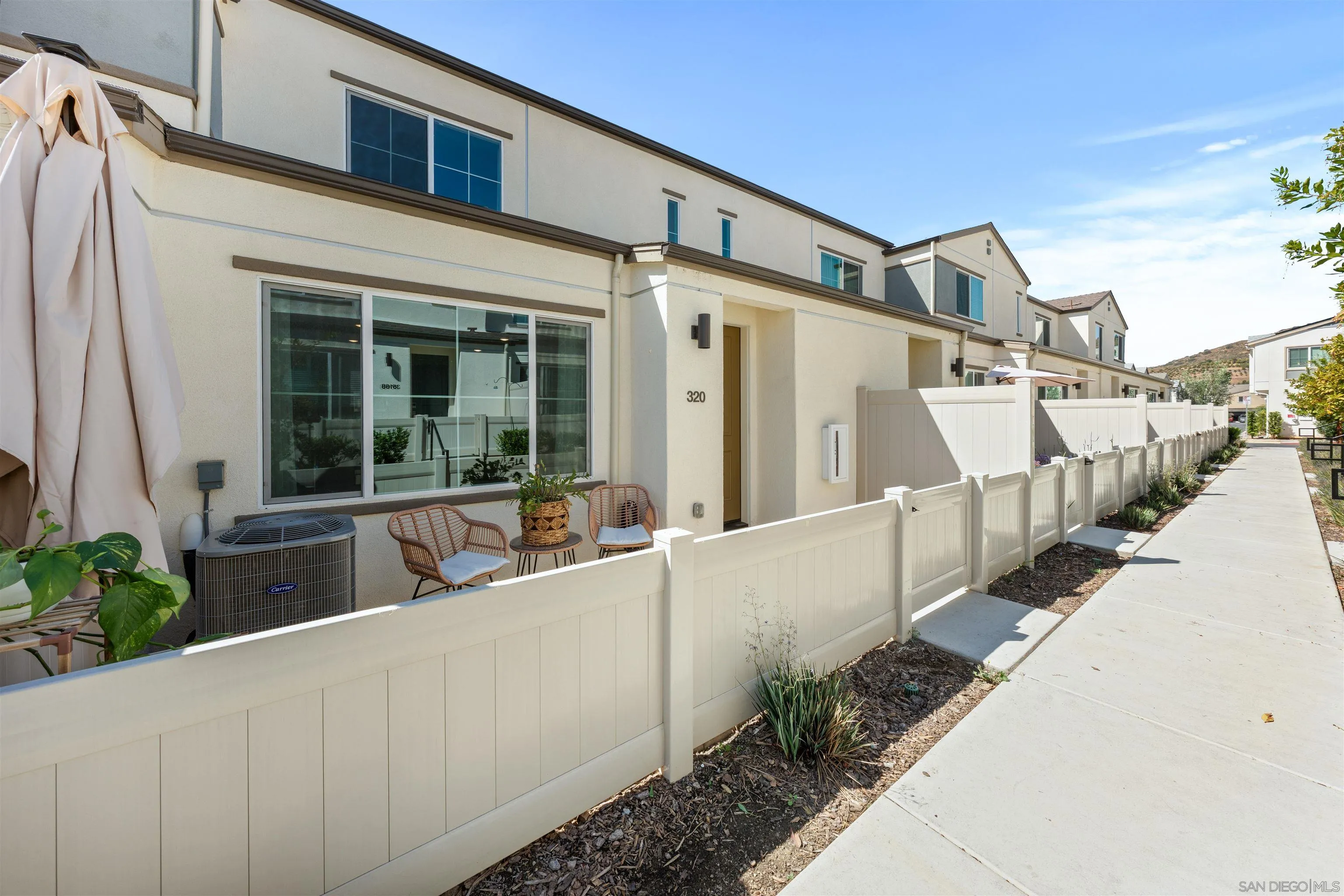 320 Satsuma Trail Fallbrook, CA 92028 - Photo 2 of 28