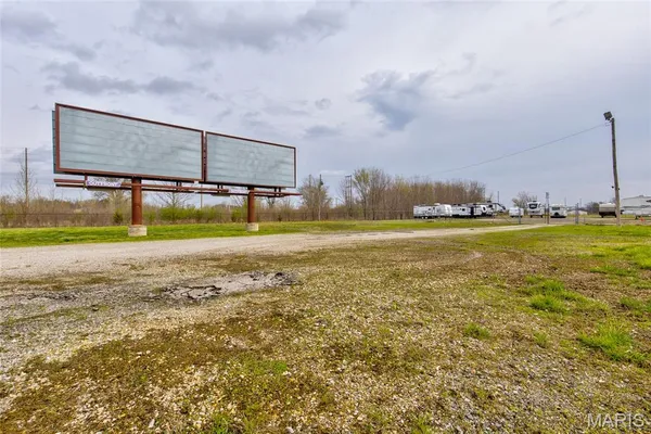 $275,000 | 6901 Godfrey Road, Godfrey, IL 62035