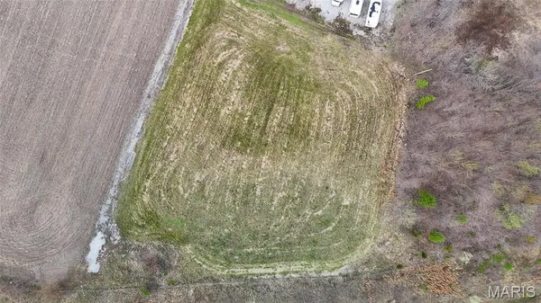$275,000 | 6901 Godfrey Road, Godfrey, IL 62035