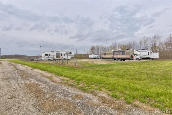 $275,000 | 6901 Godfrey Road, Godfrey, IL 62035