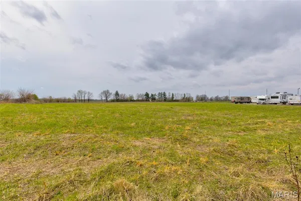 $275,000 | 6901 Godfrey Road, Godfrey, IL 62035