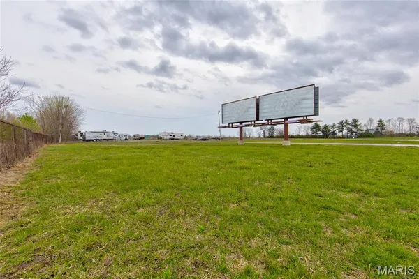 $275,000 | 6901 Godfrey Road, Godfrey, IL 62035