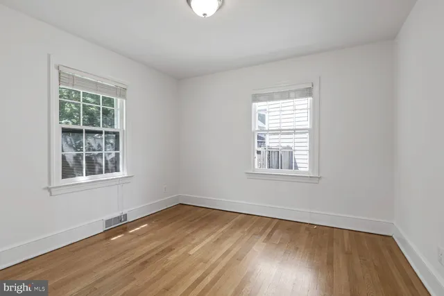 $925,000 | 834 North Abingdon Street, Arlington, VA 22203