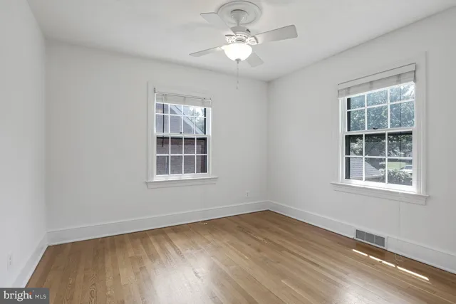 $925,000 | 834 North Abingdon Street, Arlington, VA 22203