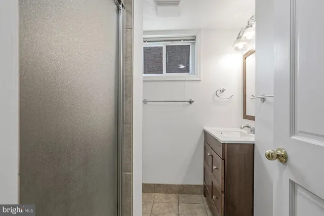 $925,000 | 834 North Abingdon Street, Arlington, VA 22203