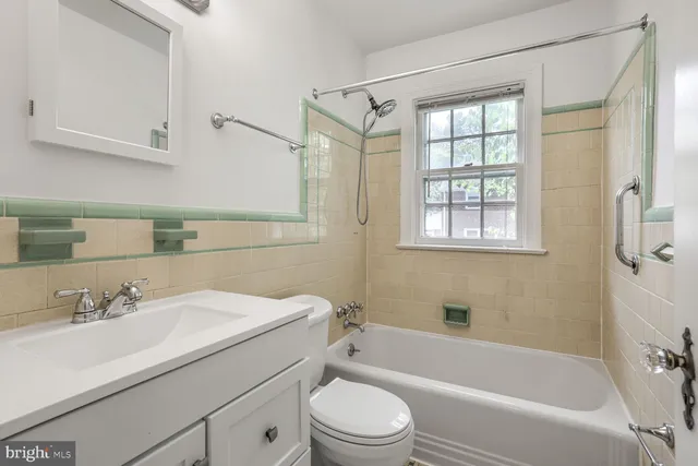 $925,000 | 834 North Abingdon Street, Arlington, VA 22203