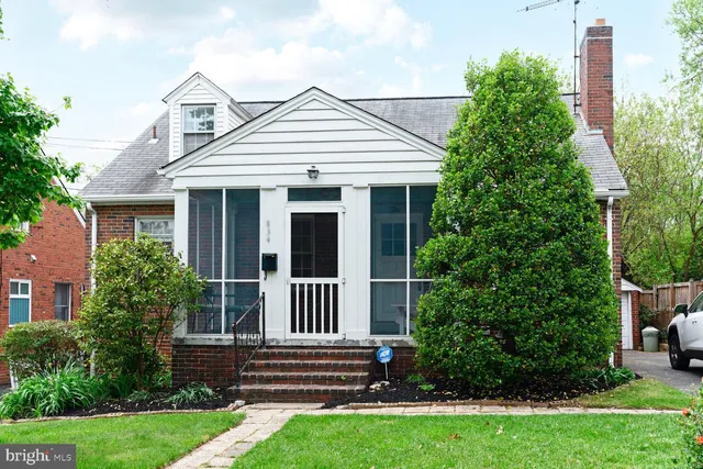 $925,000 | 834 North Abingdon Street, Arlington, VA 22203