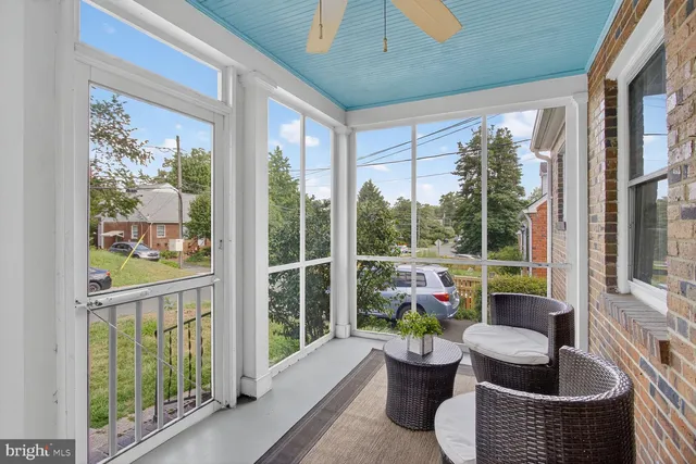 $925,000 | 834 North Abingdon Street, Arlington, VA 22203