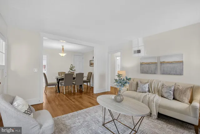 $925,000 | 834 North Abingdon Street, Arlington, VA 22203