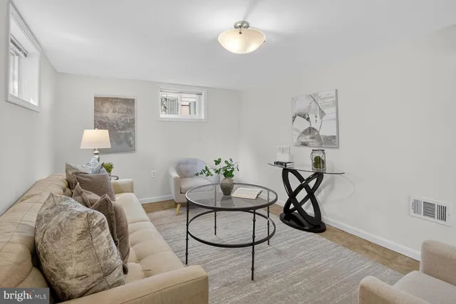 $925,000 | 834 North Abingdon Street, Arlington, VA 22203