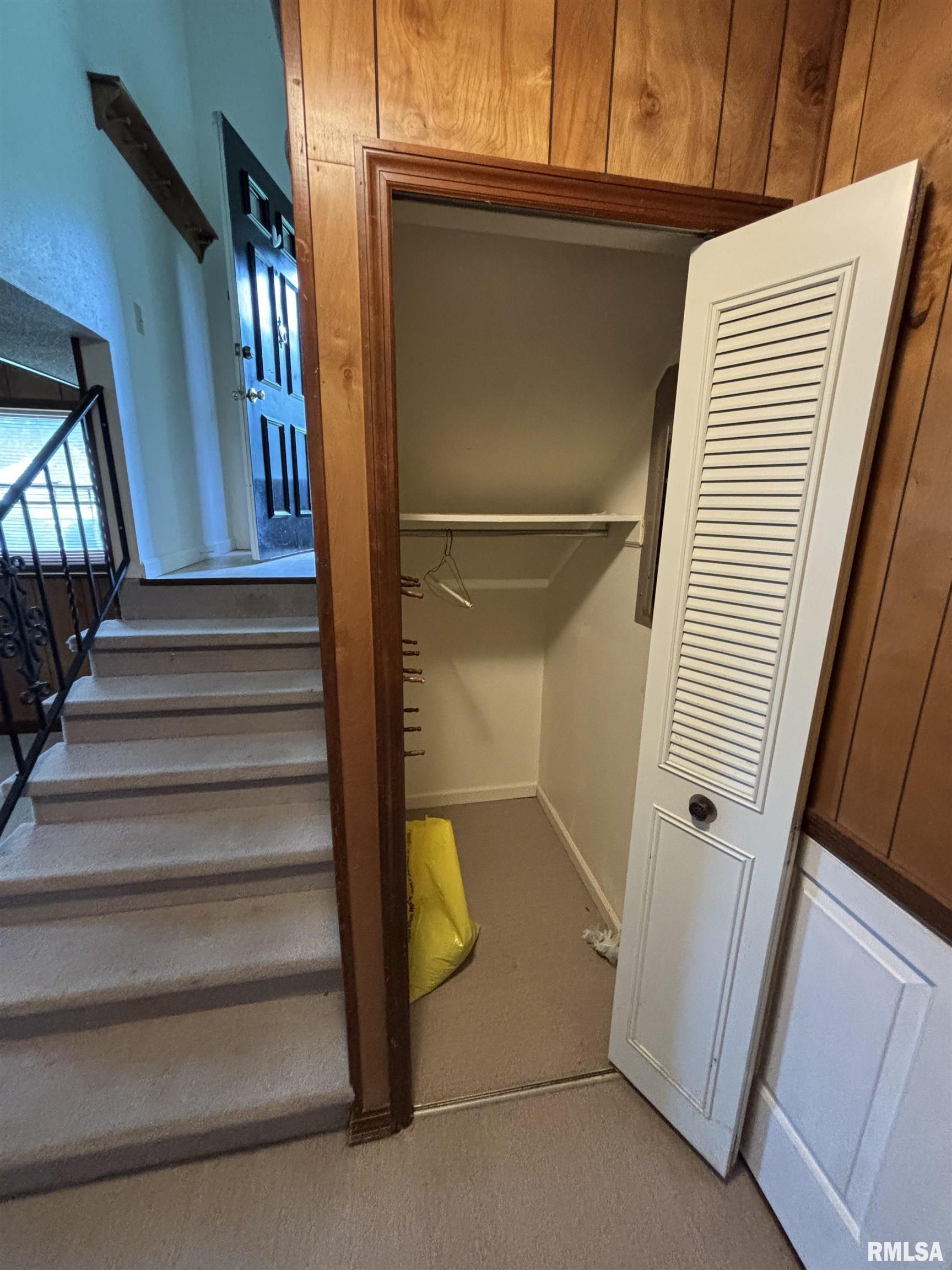 295 Jamestown Road Macomb, IL 61455 - Photo 11 of 17 Gallery Image 11