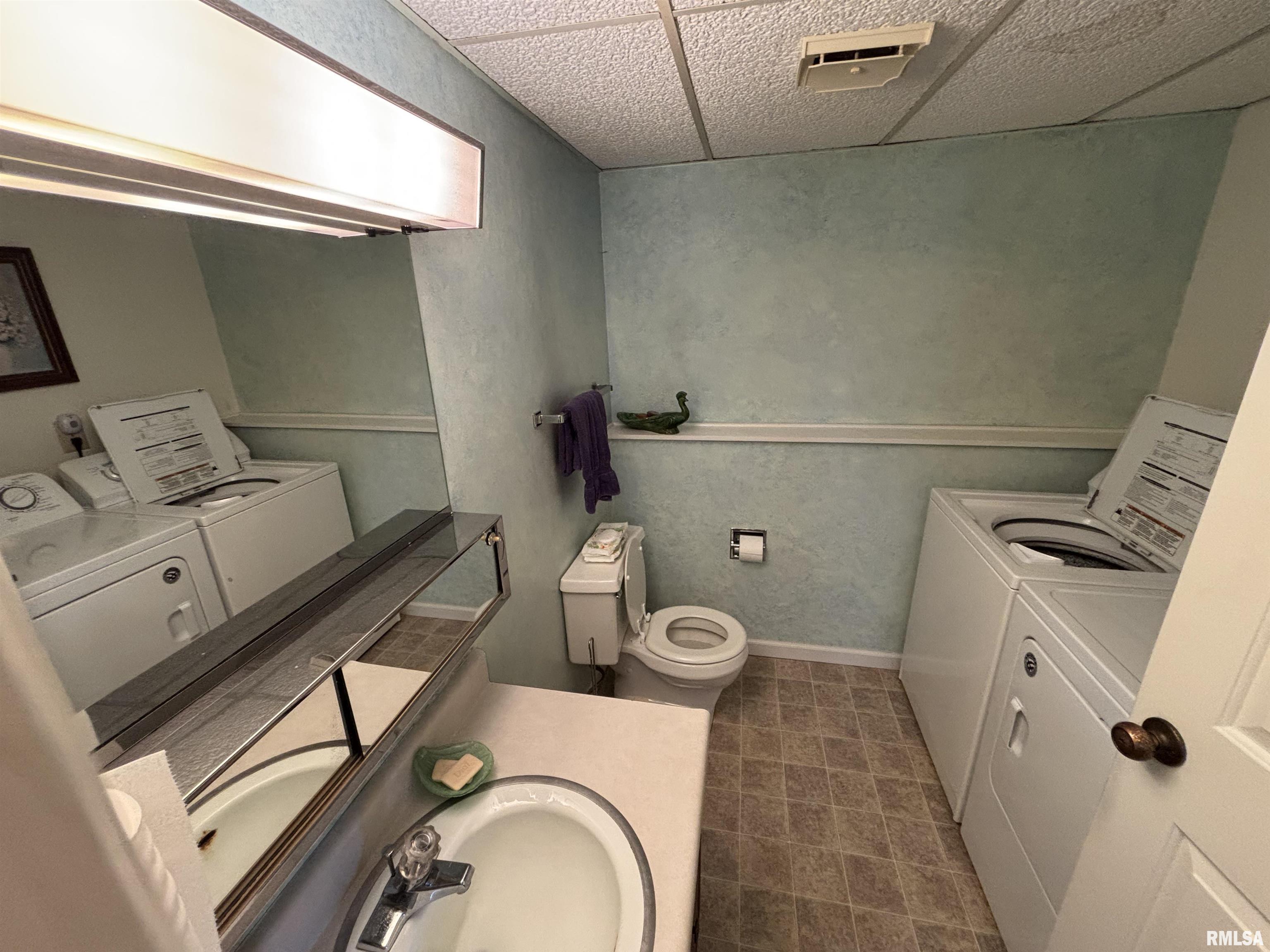 295 Jamestown Road Macomb, IL 61455 - Photo 12 of 17 Gallery Image 12