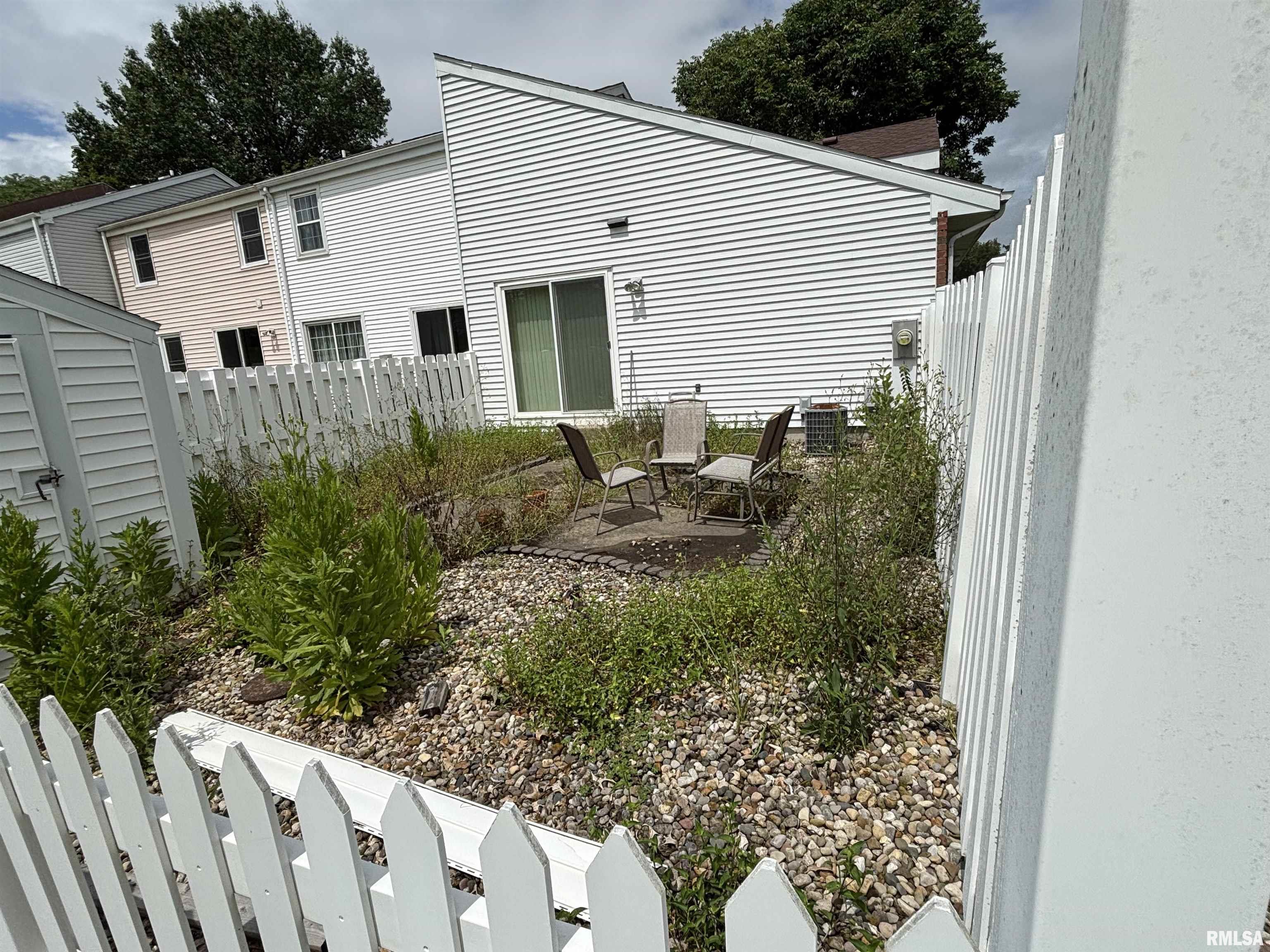 295 Jamestown Road Macomb, IL 61455 - Photo 3 of 17 Gallery Image 3