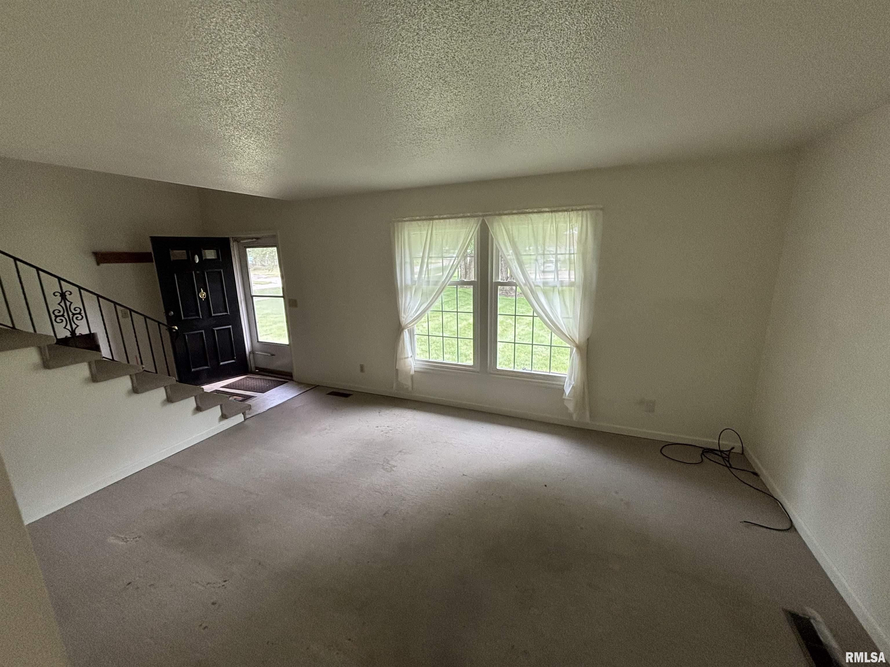 295 Jamestown Road Macomb, IL 61455 - Photo 5 of 17 Gallery Image 5