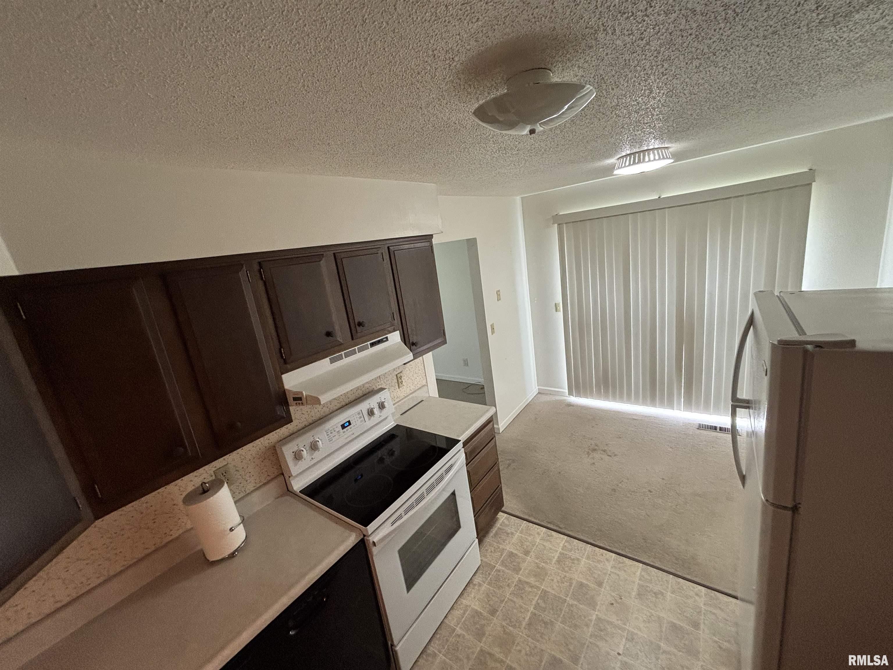 295 Jamestown Road Macomb, IL 61455 - Photo 7 of 17 Gallery Image 7