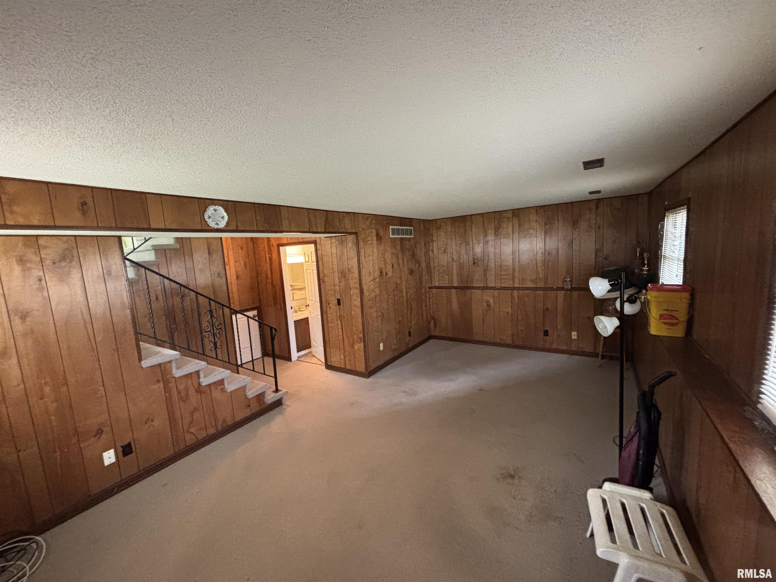 295 Jamestown Road Macomb, IL 61455 - Photo 9 of 17 Gallery Image 9