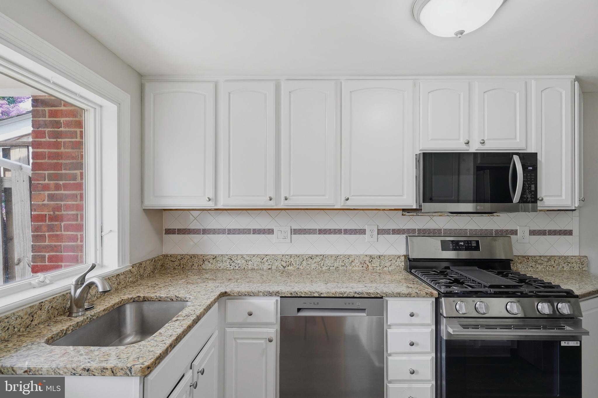 8614 Pleasant Plains Road Towson, MD 21286 - Photo 9 of 32 Kitchen
