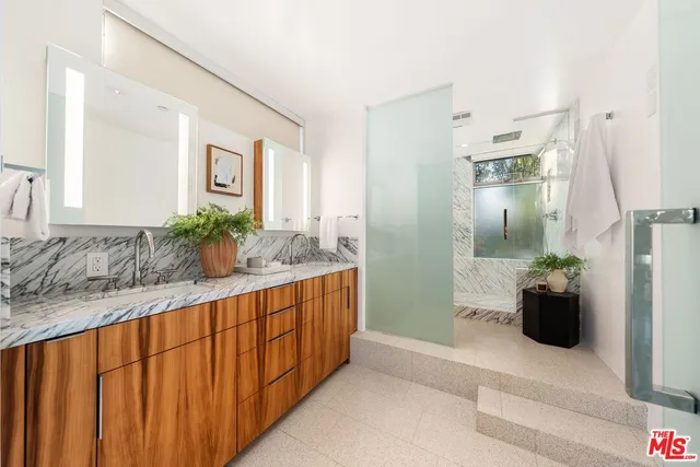 $2,645,000 | 235 Ocean Park Boulevard, Unit 1, Santa Monica, CA 90405