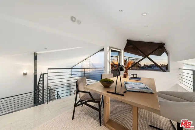 $2,645,000 | 235 Ocean Park Boulevard, Unit 1, Santa Monica, CA 90405