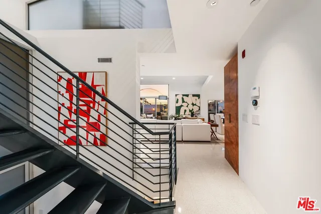 $2,645,000 | 235 Ocean Park Boulevard, Unit 1, Santa Monica, CA 90405