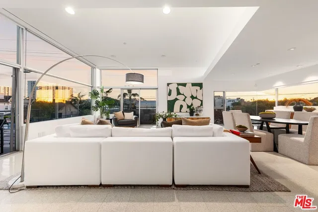 $2,645,000 | 235 Ocean Park Boulevard, Unit 1, Santa Monica, CA 90405