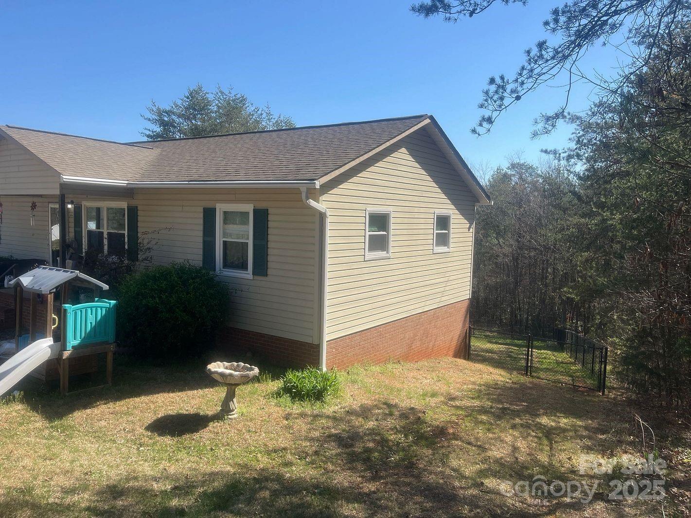 7122 Pyramid Road Hickory, NC 28602 - Photo 2 of 25 Gallery Image 2