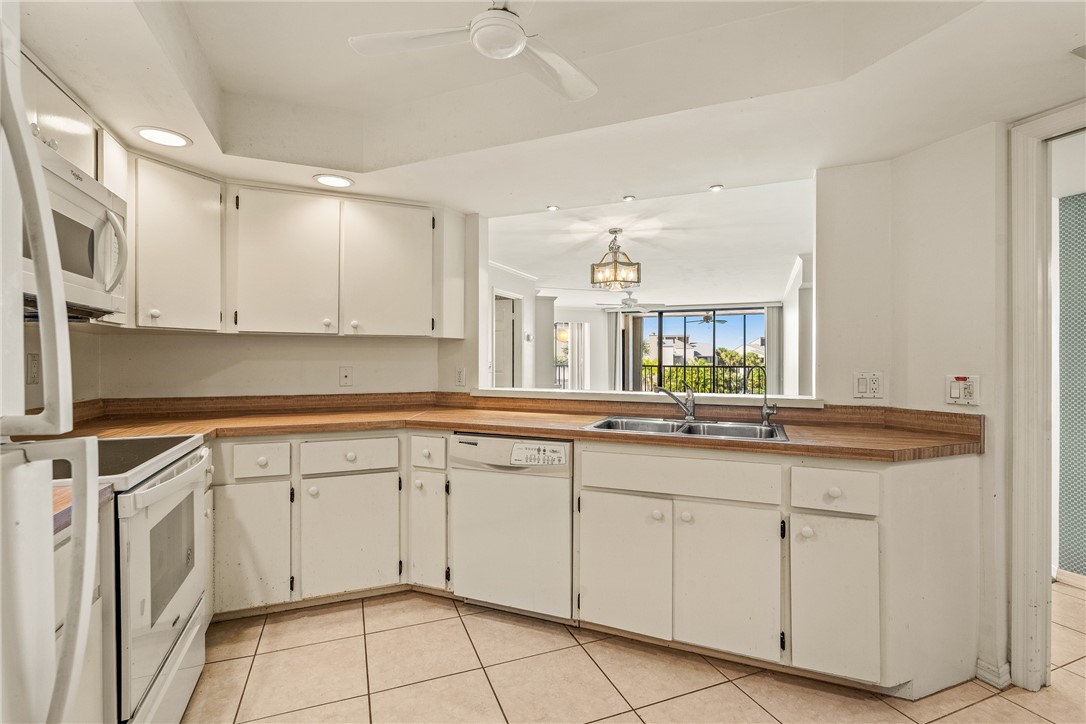 1850 Bay Road, Unit 3F Vero Beach, FL 32963 - Photo 16 of 34 Gallery Image 16