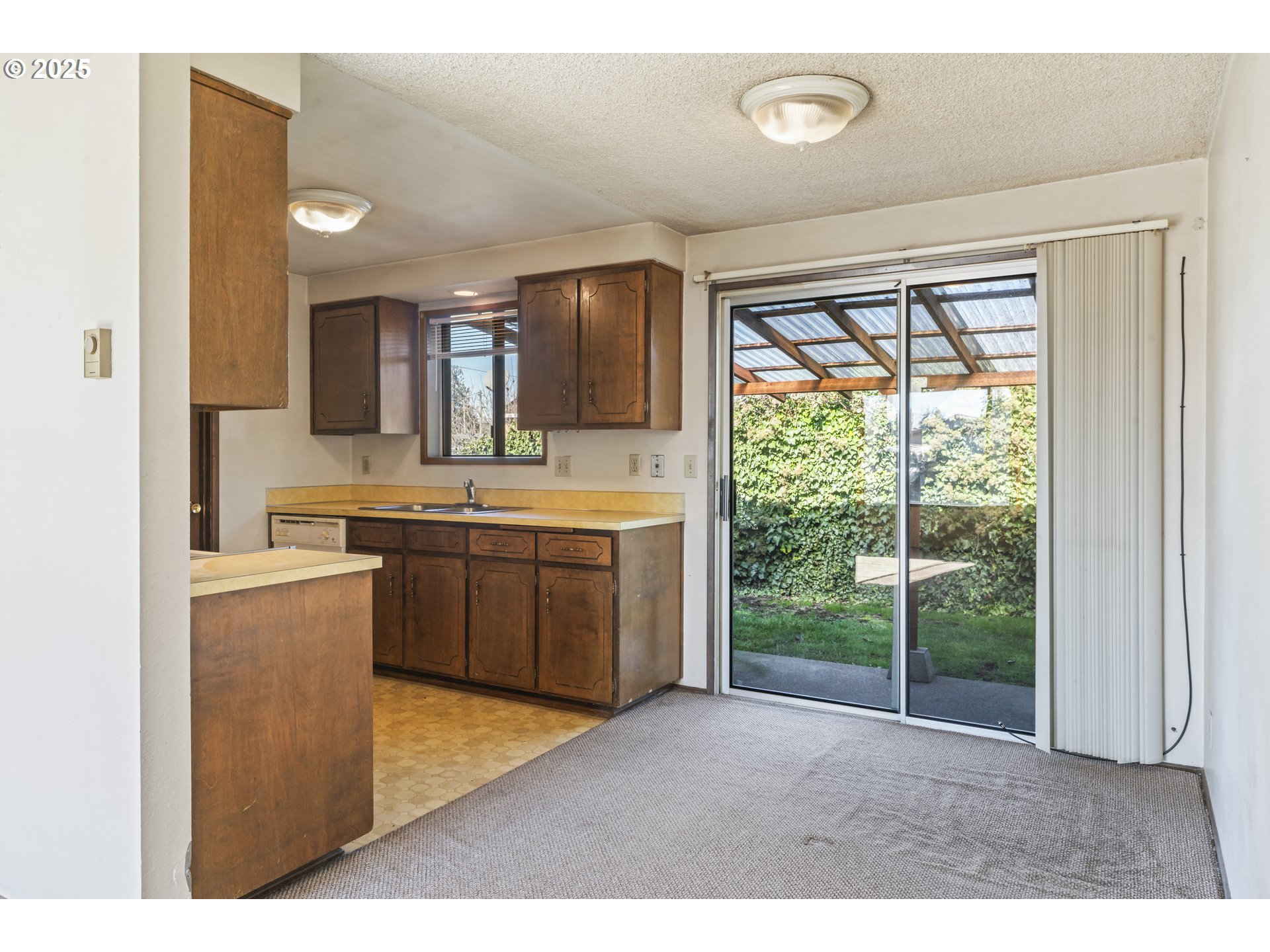 782 V Street Springfield, OR 97477 - Photo 11 of 45