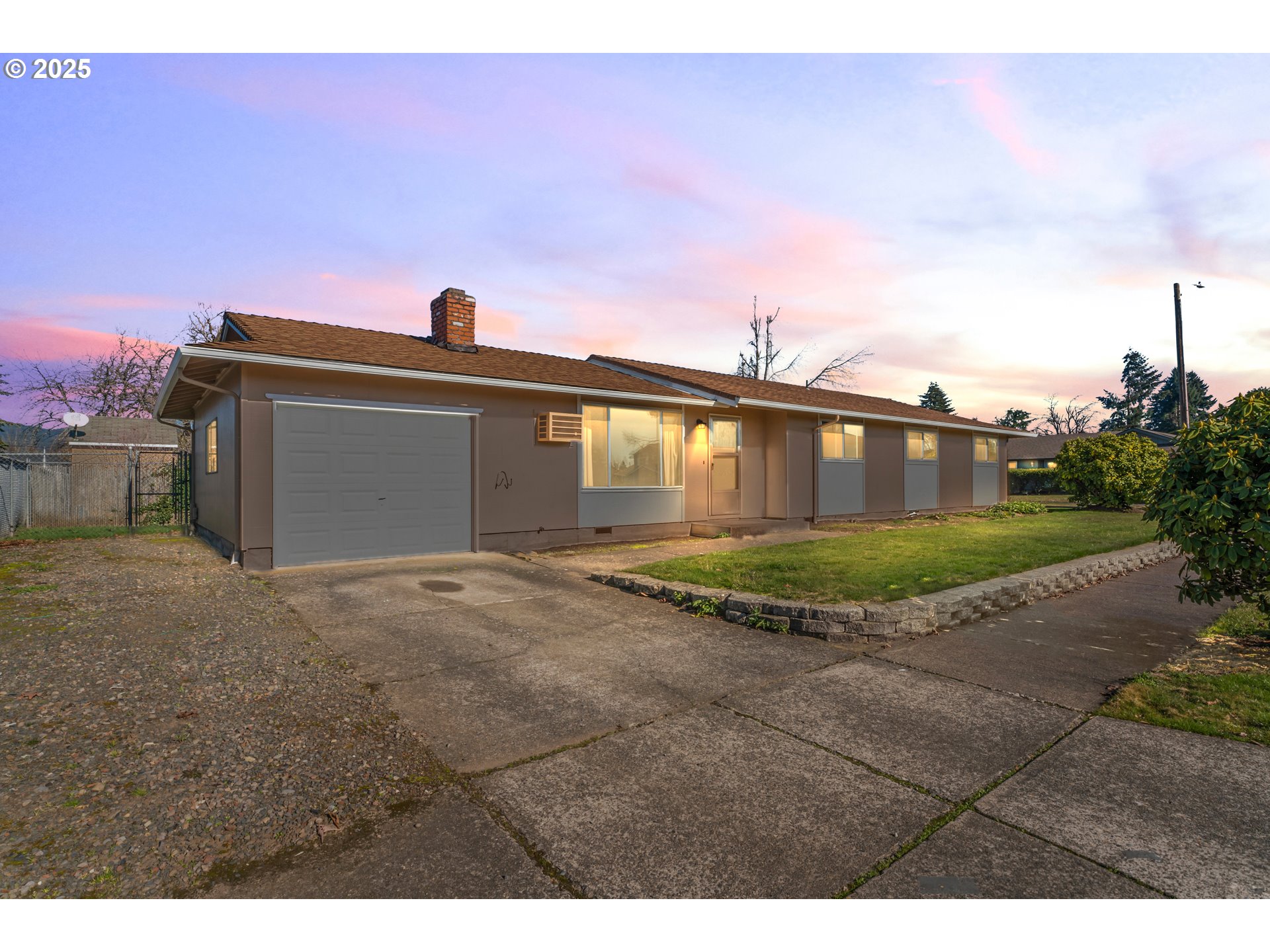 782 V Street Springfield, OR 97477 - Photo 2 of 45