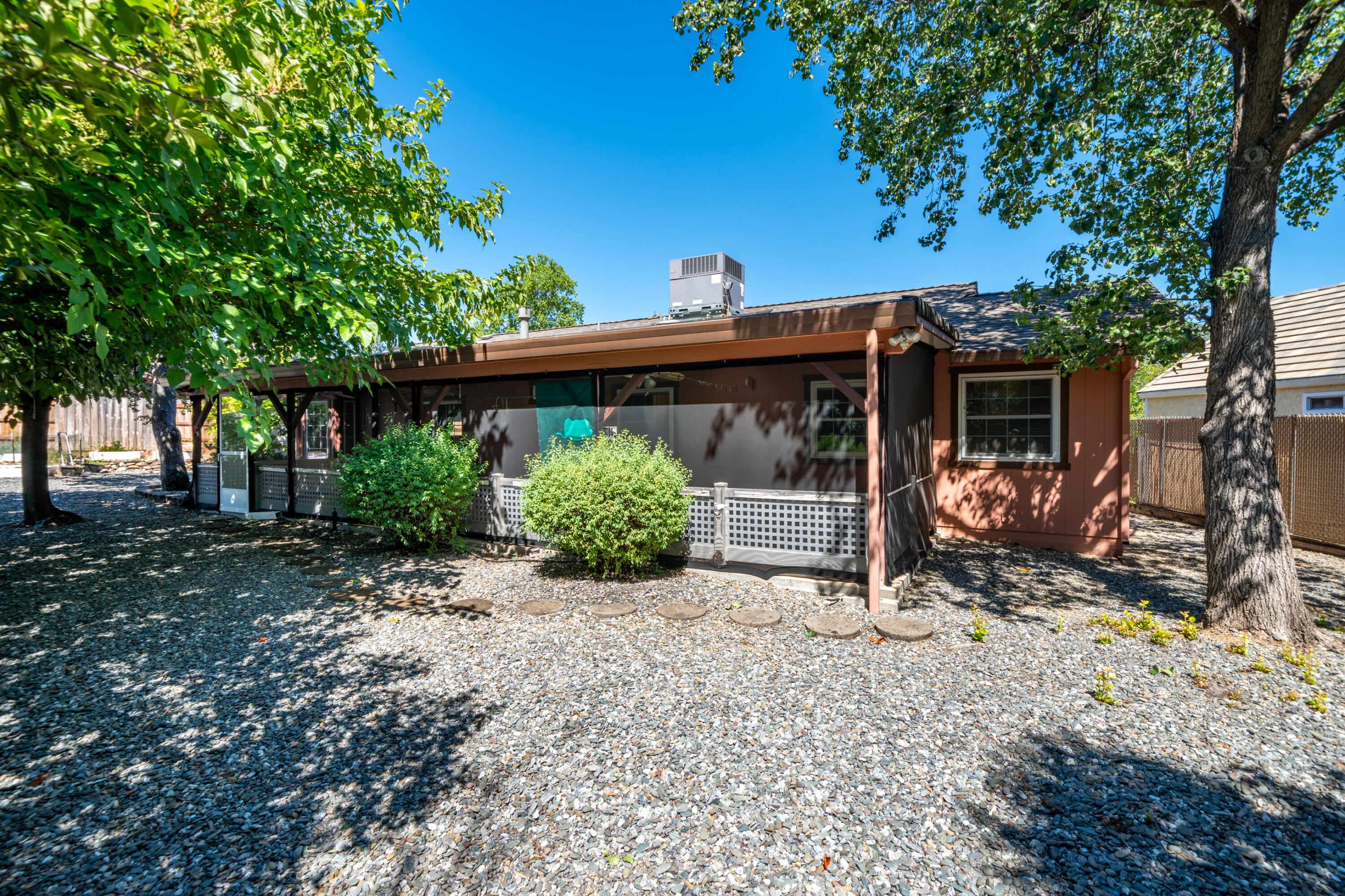 1075 Goodview Way Redding, CA 96003 - Photo 31 of 46 1075 Goodview Way-49
