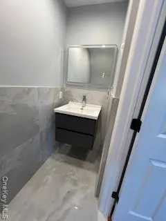 $1,250,000 | 403 South Bayview Avenue, Freeport, NY 11520