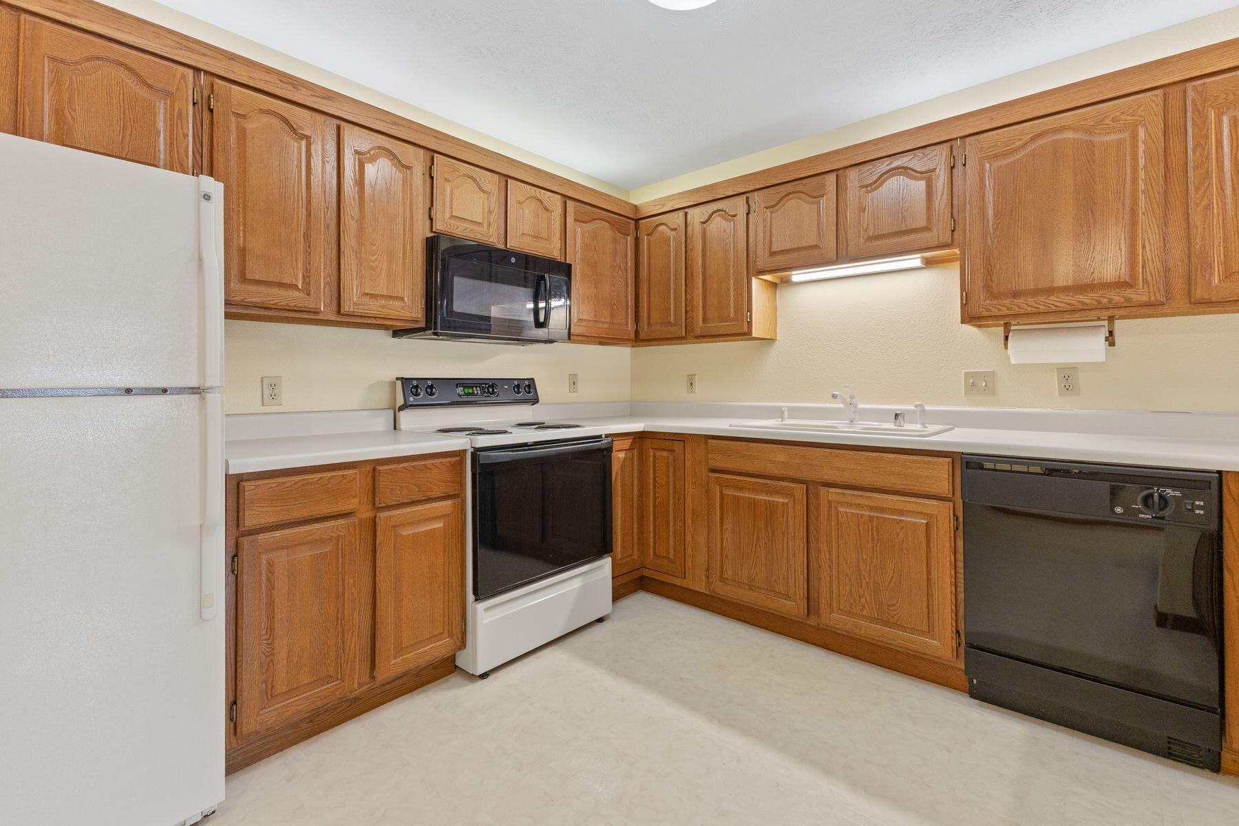 1680 96th Street, Unit 7 Sturtevant, WI 53177 - Photo 11 of 26 Kitchen