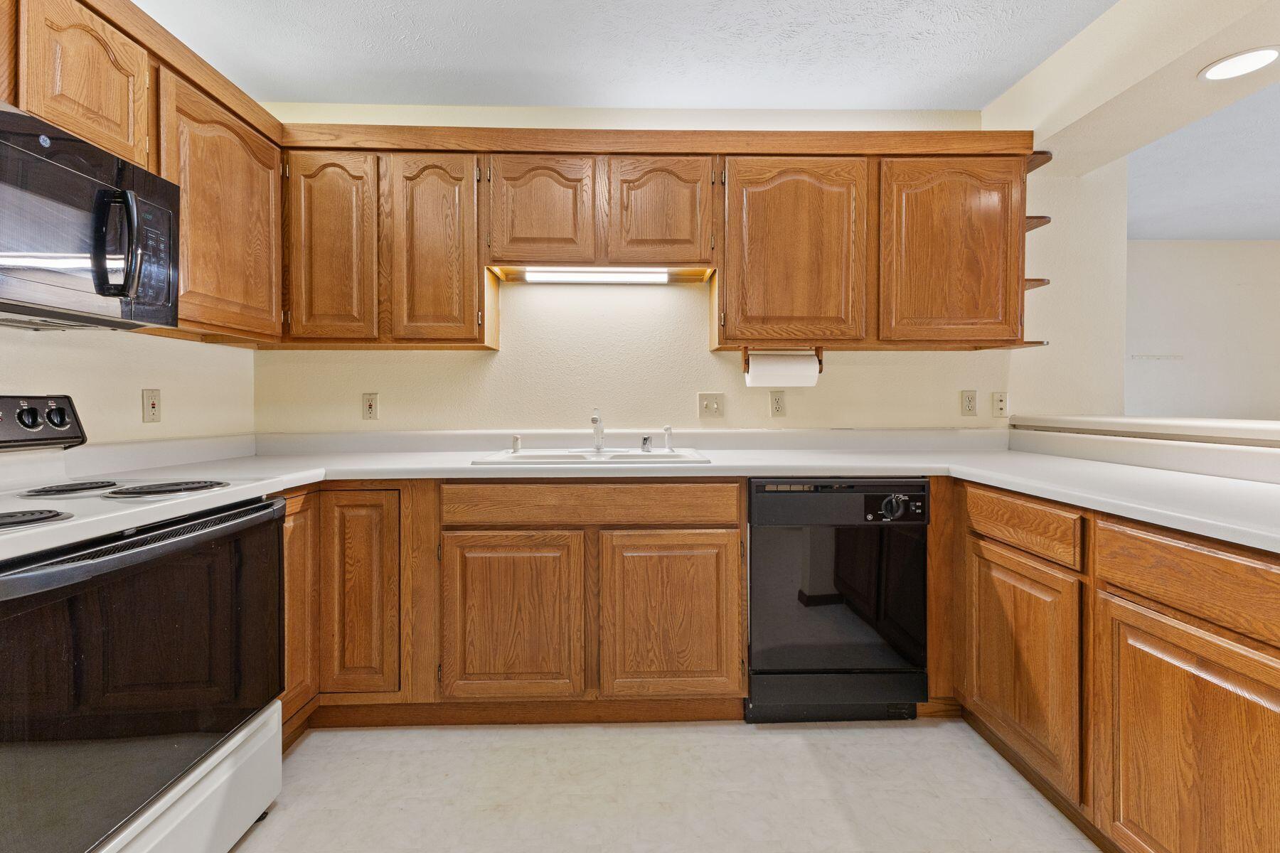 1680 96th Street, Unit 7 Sturtevant, WI 53177 - Photo 10 of 26 Lots of Storage