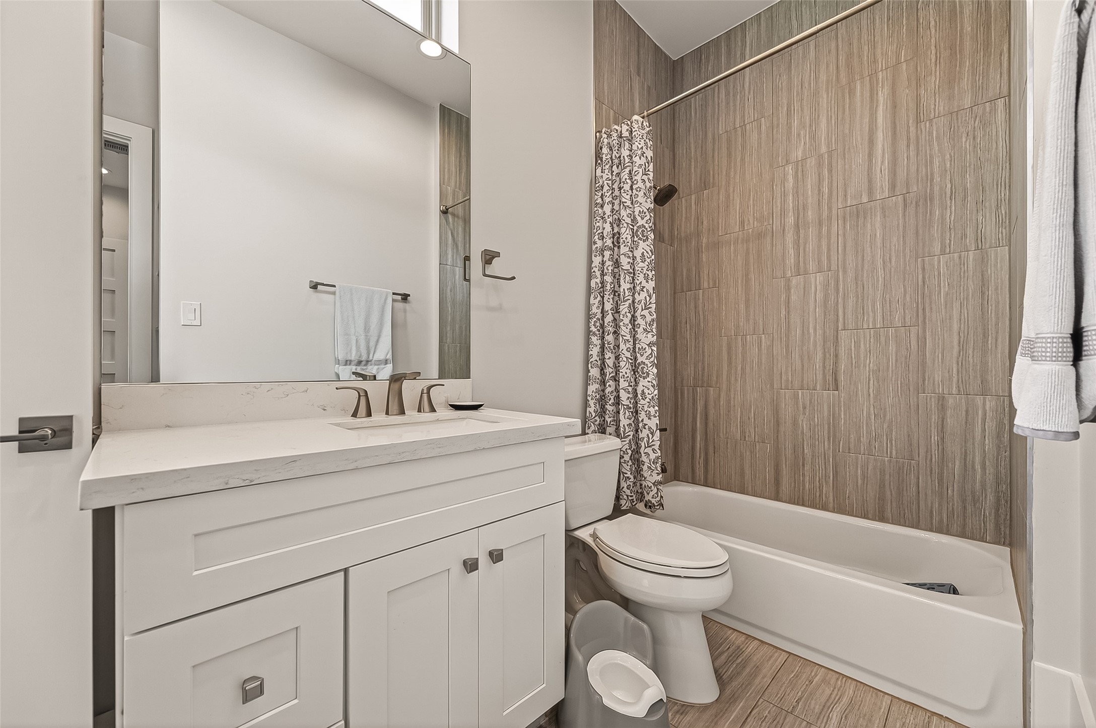 1810 Branard Street, Unit B Houston, TX 77098 - Photo 19 of 24