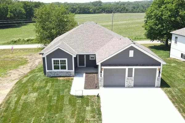 $488,000 | 107 Johnson Circle, Dearborn, MO 64439