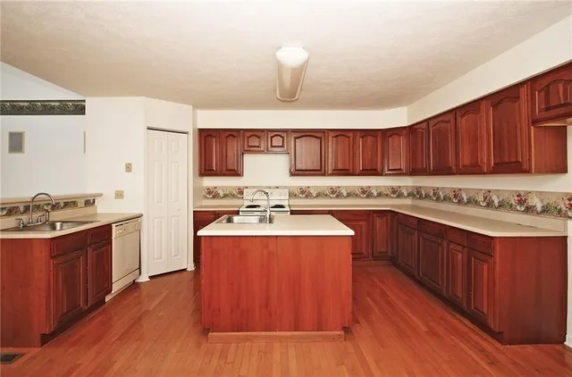 $429,900 | 407 Commodore Drive, McDonald, PA 15057